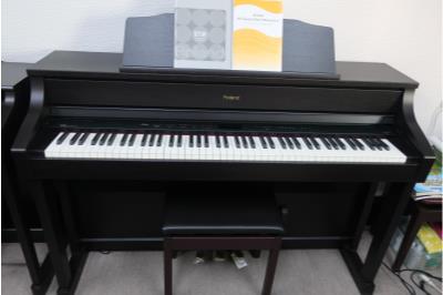 中古電子ピアノRoland HP508 ピアノ椅子付き