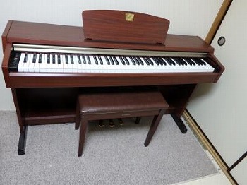 中古電子ピアノ　ヤマハ　CLP-220M 電子ピアノ ヤマハ クラビノーバ CLP-220M 電子ピアノ高価買取 格安