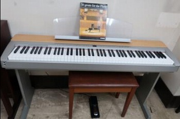 YAMAHA 電子ピアノ P-140 www.gwcl.com.gh